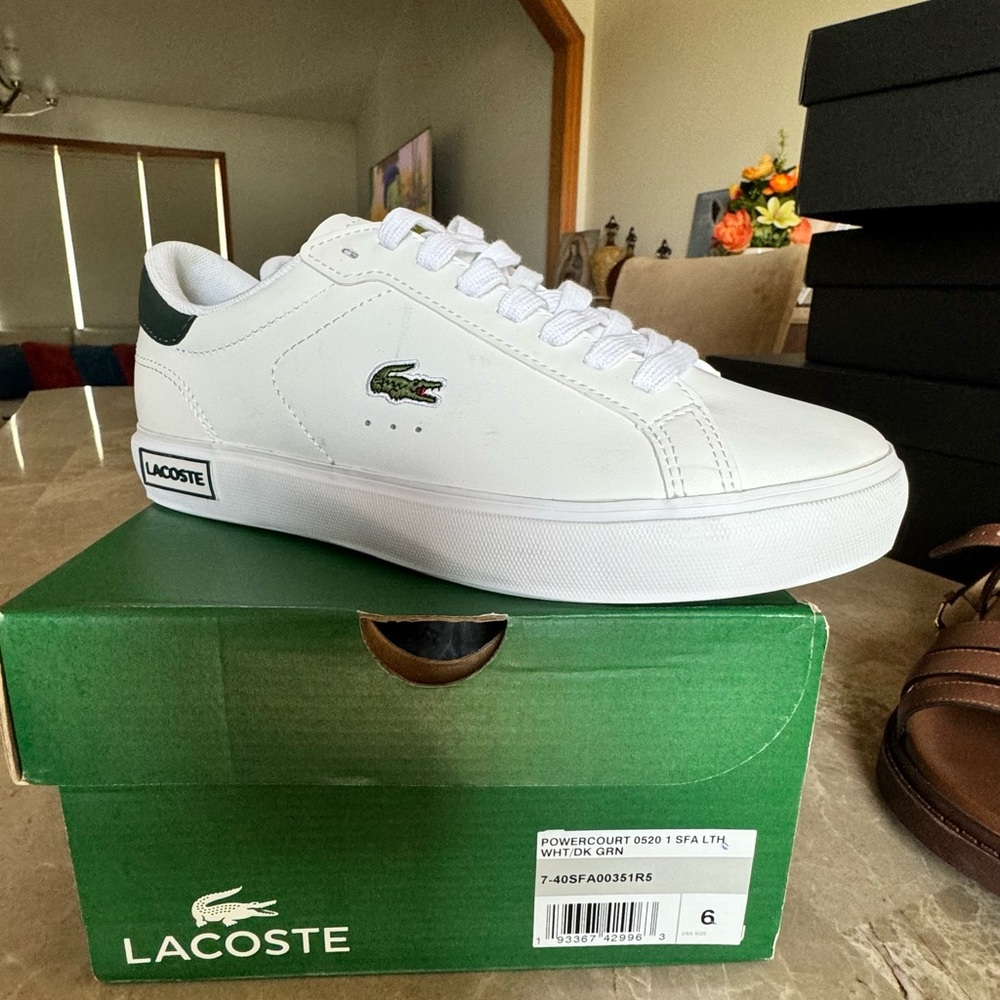 New sneakers 💚
